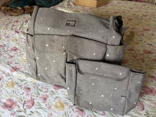 Bolso para cochecito con neceser