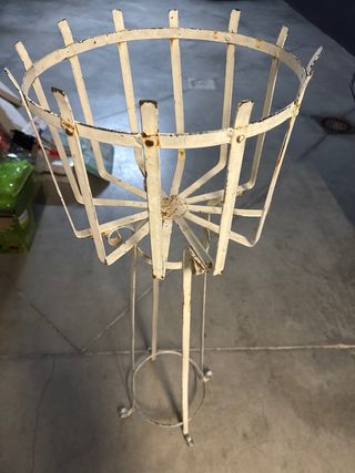 Soportes metal macetas blancos