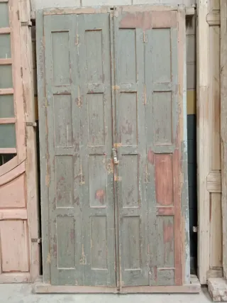 Antigua ventana de dos hojas doble , madera esti