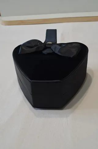 Borsetta a cuore nera Swarovski