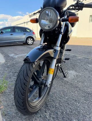 Honda CBF 250 Negra.