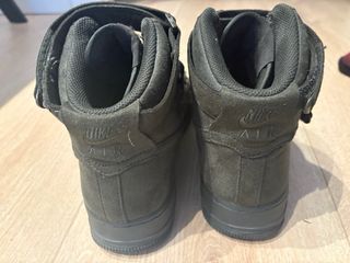 Zapatillas altas color caqui con velcro