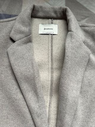 Abrigo paño Stradivarius gris