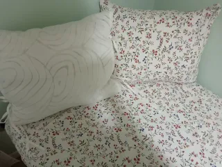 Cortinas visillo blancas Ikea + 2 fundas cojín