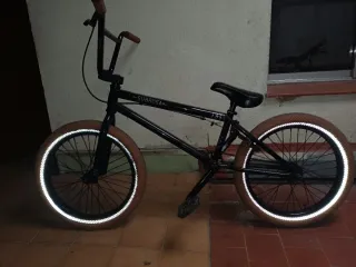 Bicicleta BMX Subrosa Negra