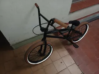 Bicicleta BMX Subrosa Negra