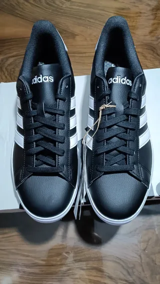 Zapatillas Adidas Hombre Negras y Blancas