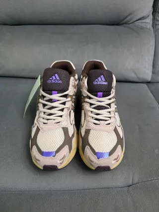 Adidas Response CL Bad Bunny Tam 43 novas