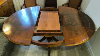 Mesa redonda extensible marquetería