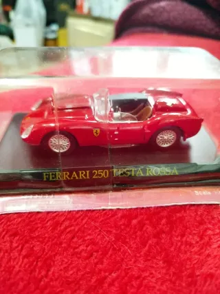 Modellino Ferrari 250 Testa Rossa 1:43