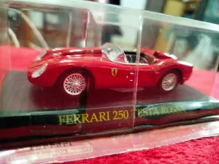 Modellino Ferrari 250 Testa Rossa 1:43