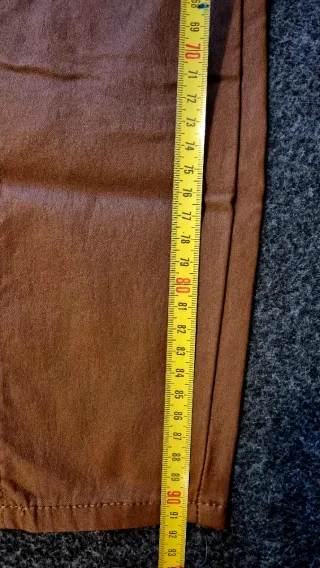 Pantalón efecto piel marrón T.36