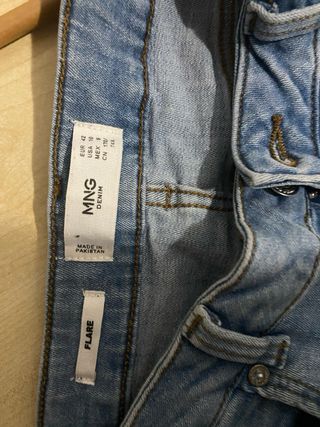 Pantalón vaquero campana azul