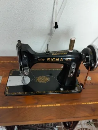 Máquina de coser antigua Sigma