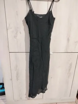 Vestito nero con spalline sottili