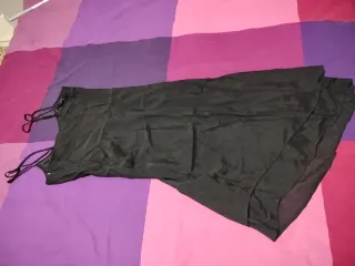 Vestito nero con spalline sottili