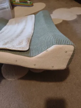 Colchoneta cambiador bebé verde