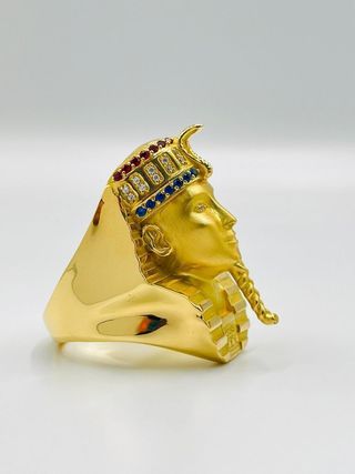 SELLO TUTANKAMON CON CIRCONITAS, Hueco. Oro 18k.