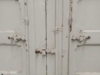 Ventanas antiguas de madera maciza