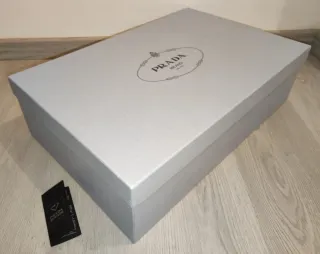 Scatola Prada Maxi celeste