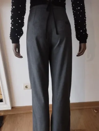 Pantalón ancho gris