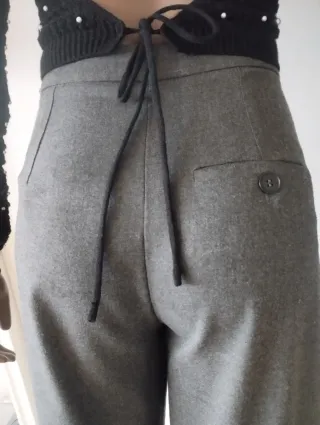 Pantalón ancho gris