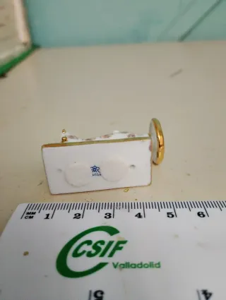 Miniatura Máquina Coser Porcelana Dorada