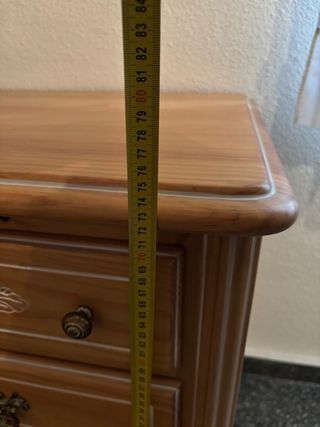 Escritorio madera + silla + estantería