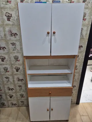 Mueble blanco y madera con cajón