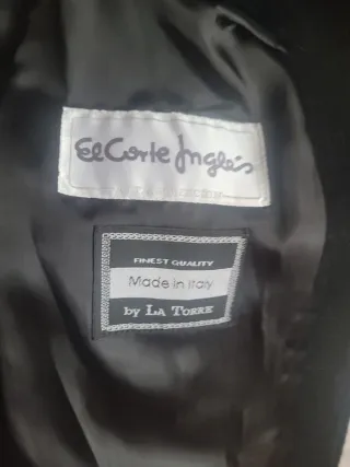 Abrigo negro clásico