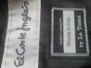 Abrigo negro clásico