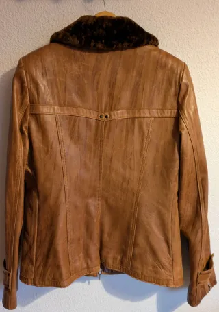 Abrigo marrón de piel Antonio Cabezón