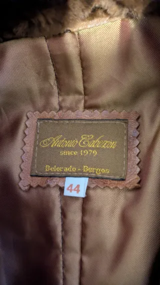 Abrigo marrón de piel Antonio Cabezón