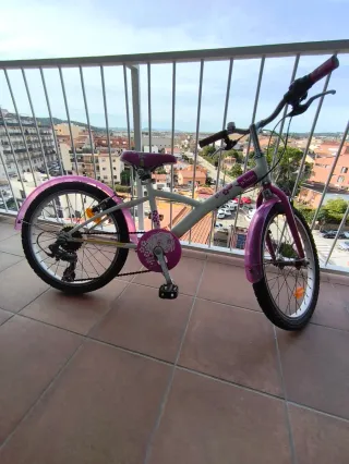 Bicicleta infantil Btwin morada