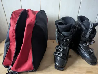 Botas de esquí y bolsa. Talla 44.
