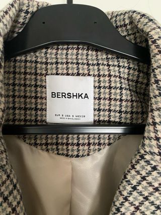 Abrigo cuadros Bershka Talla M