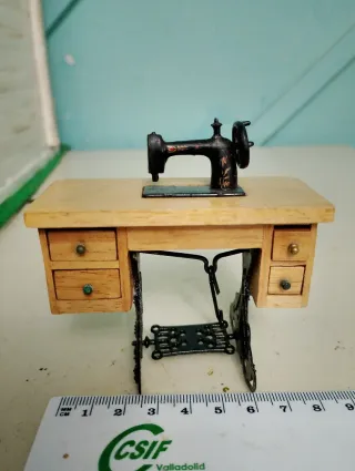 Casa de Muñecas Miniatura Máquina Coser