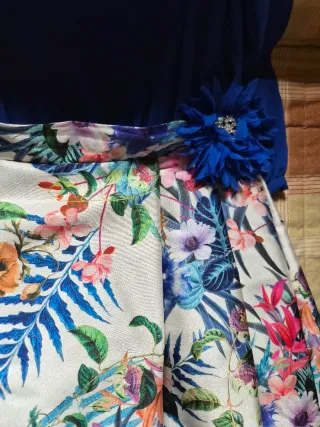 Falda floral para eventos, con bolsillos laterales