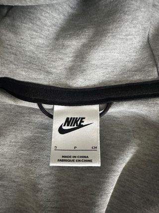 Chaqueta con capucha Nike gris ORIGINAL