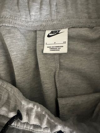 Chaqueta con capucha Nike gris ORIGINAL