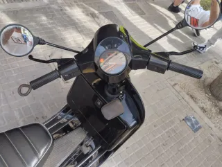 Vespa 200 Iris Negra