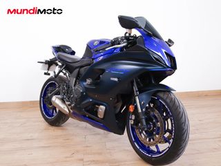 YAMAHA R7