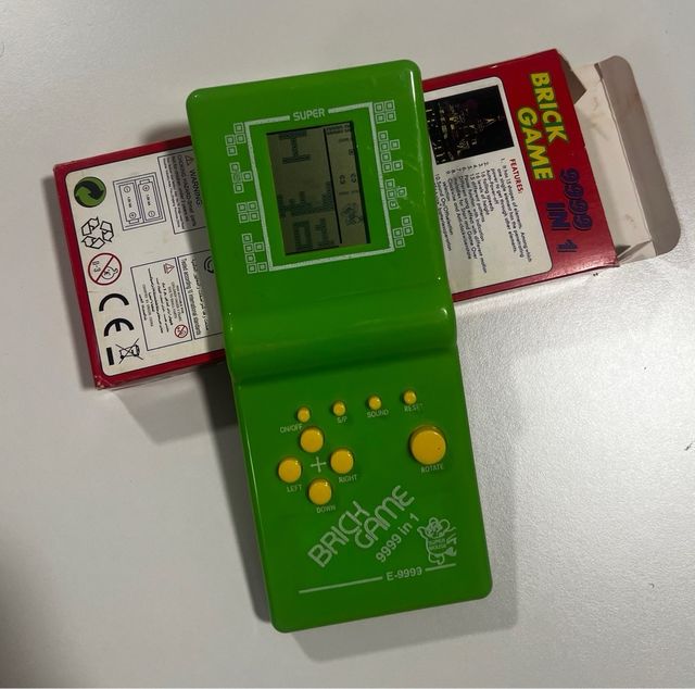 Máquina de juegos Tetris Brick Game 9999 in 1
