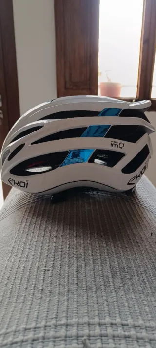 Casco Bicicleta EKOI Corsa Light Bianco. Taglia M.