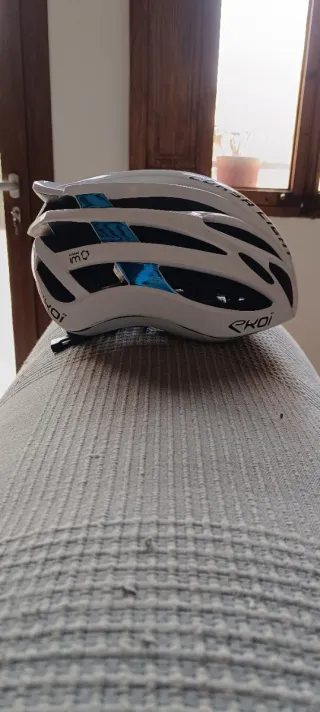 Casco Bicicleta EKOI Corsa Light Bianco. Taglia M.