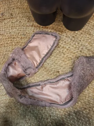 Collo di pelliccia marrone e rosa