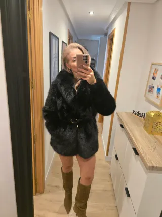 Abrigo pelo con cinturón Zara