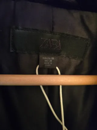 Abrigo pelo con cinturón Zara Tallas Xs y S