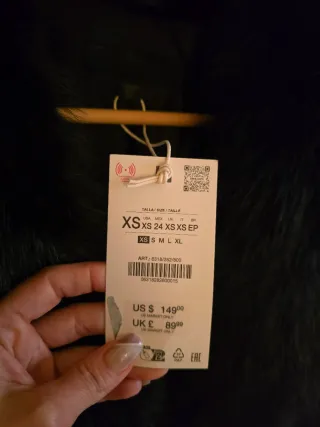 Abrigo pelo con cinturón Zara Tallas Xs y S