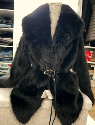 Abrigo pelo con cinturón Zara Talla S